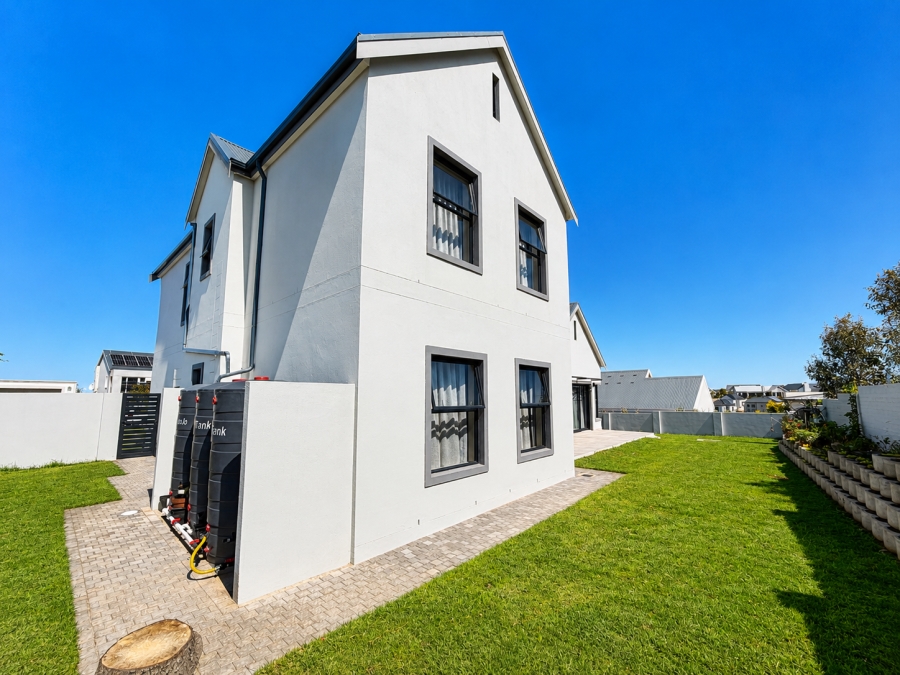 4 Bedroom Property for Sale in Kingswood Golf Estate Western Cape